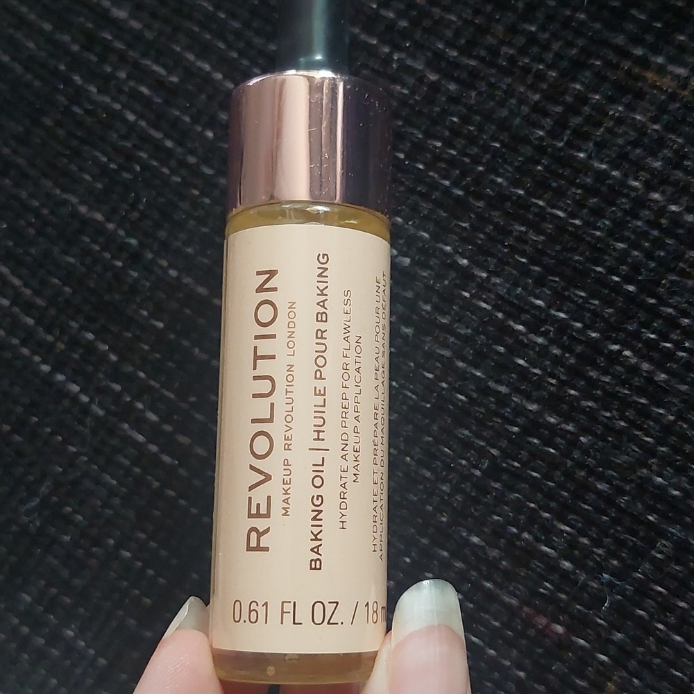 new makeup revolution baking oil